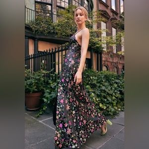 Divine Decadence Black Floral Brocade Sleeveless Maxi Dress Size M NWT